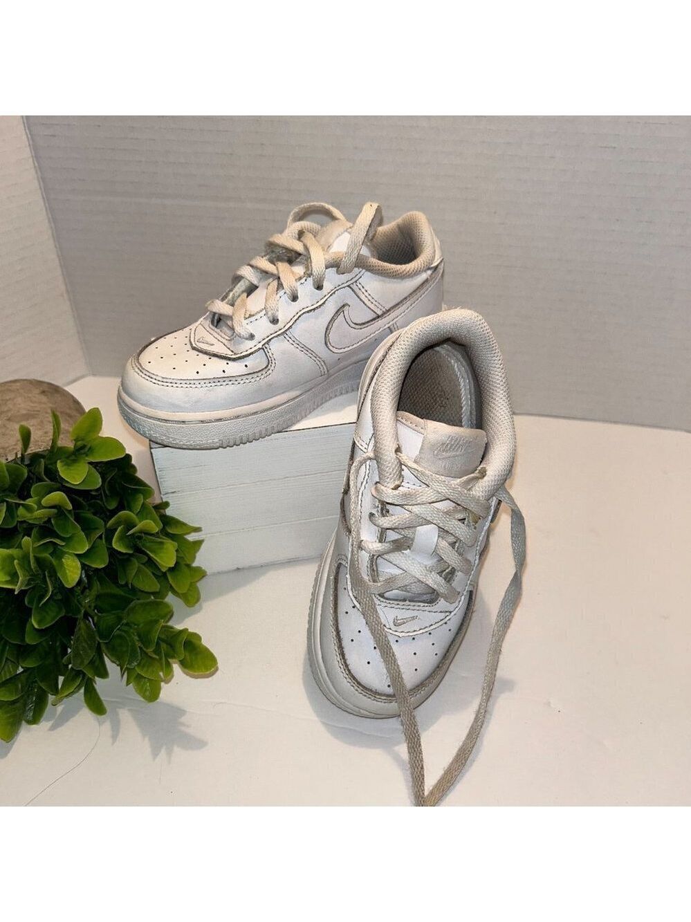 Kid’s Nike sneakers Size 9C